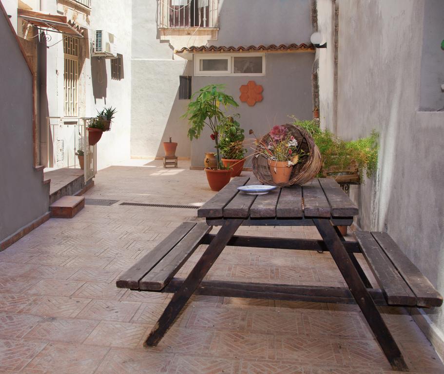 B&B Garibaldi Catania-Fontanarossai nemzetközi repülőtér Kültér fotó